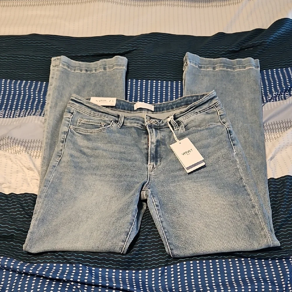 NWT Vici Forver Legendary Mid Rise Flare Women's Jeans - Picture 3 of 16